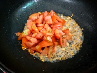 只需一种调味料做~西红柿打卤面,下西红柿