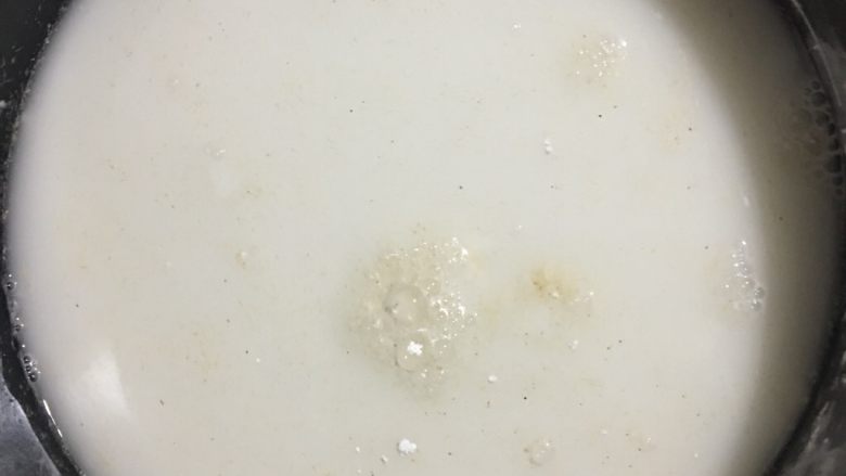 马格利特米酒,将1500g水、糯米粉混合均匀后加入麦芽粉搅拌