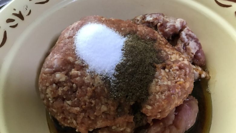 茴香猪肉小馄饨,盐