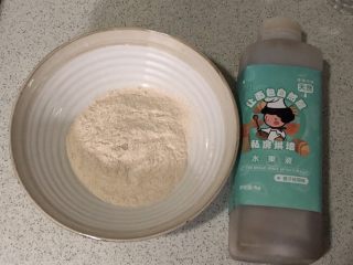 懒猫无糖吐司,液种：高筋面粉和水果酵母液