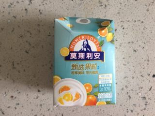 燕麦玉米水果酸奶,香橙口味酸奶