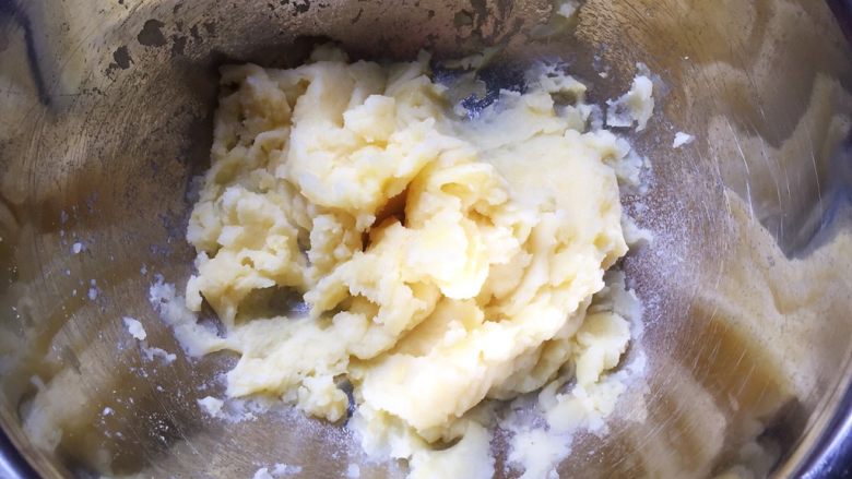 香煎土豆饼 —— 土豆的N种吃法1,碾压成泥