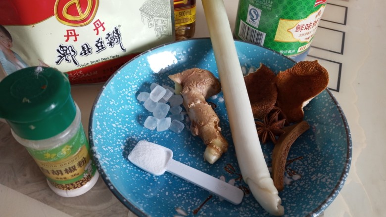 砂锅萝卜炖牛腩,配料