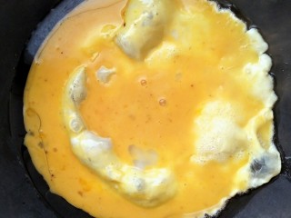 洋葱炒鸡蛋,蛋皮。