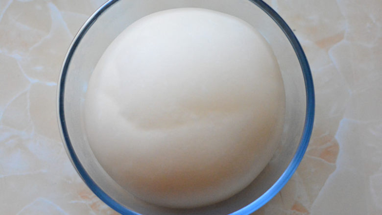 椰香泡浆面包,发酵大概10个小时左右，约2-3倍大，这个过程可以晚上做，第二天使用。