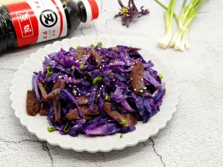 紫甘蓝炒牛肉,来尝尝吧！