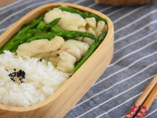 芦笋炒龙利鱼柳—清淡爽口，营养又美味