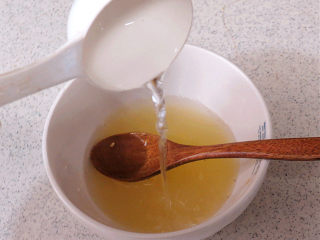 清新爽口多用途的抹酱【柠檬凝乳】,加入40ml的水