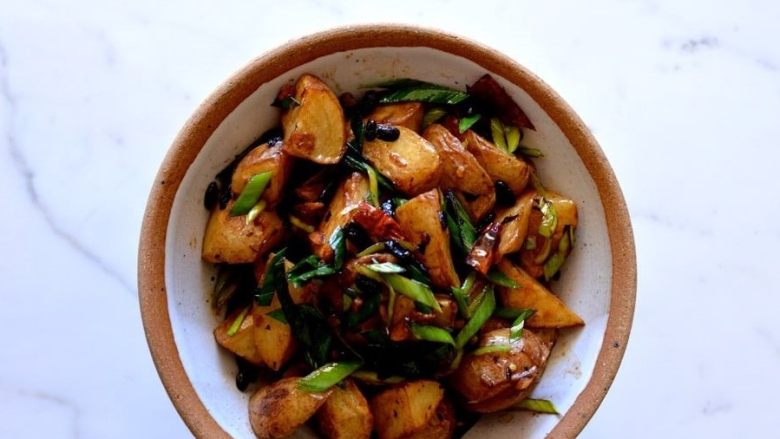 回锅土豆,纯素食的一份回锅土豆。