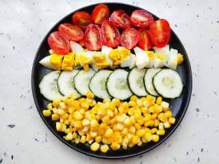 减脂美食～彩虹蔬果沙拉,所有食材摆盘