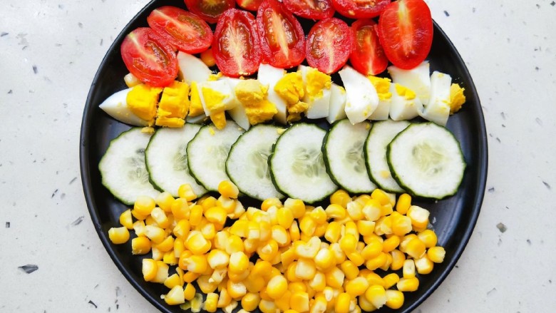 减脂美食～彩虹蔬果沙拉,所有食材摆盘