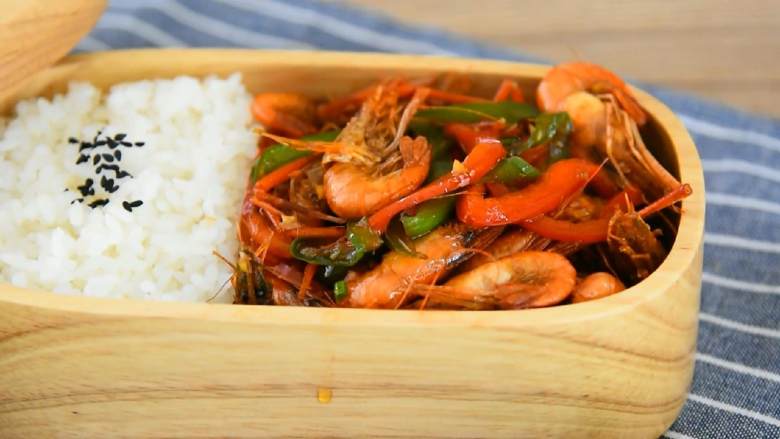 油爆虾—火爆杭州的老头儿油爆虾，自己在家也能做,经典的油爆虾，震撼你的味蕾。