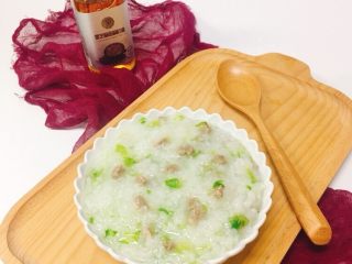 西生菜牛肉粥   10m+,米粒软烂加入西生菜