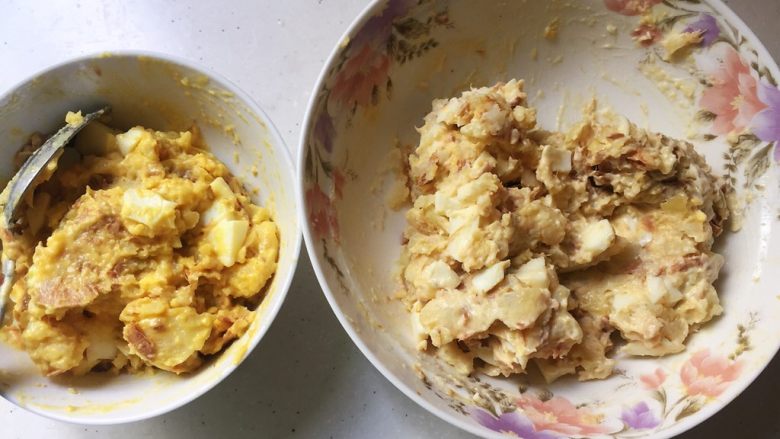 土豆泥金枪鱼鸡蛋三明治 —— 土豆的N种吃法4,拌匀