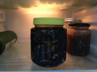 夏季必吃-腌仔姜,盖上盖子，放入冰箱冷藏，一般第二天就可以吃了