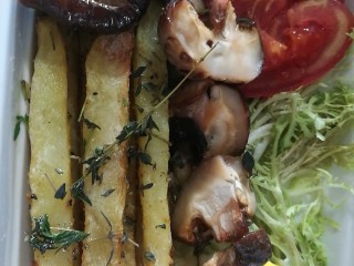 瘦身晚餐
香草烤菌菇薯条&生菜沙拉,微波30秒