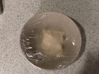 全麦胚芽吐司,烫种材料：
高粉50g、糖5g、盐0.5g、开水50g
粉类材料混合，倒入刚烧好的开水，搅拌均匀即可，盖上保鲜膜，冷凉后放冰箱冷藏12小时后即可使用

只需要成品的25g，实在太少了，不好做，我是直接多做一点点，冷藏可以保存3-5天