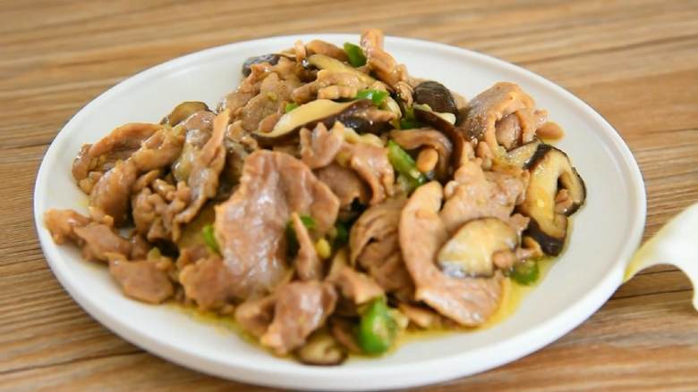 香菇炒里脊—香嫩无比的下饭快手菜,地地道道的家常味