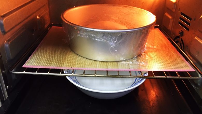 奶香蓝莓餐包,烤箱发酵档，底部放一碗热水，发酵60分钟。