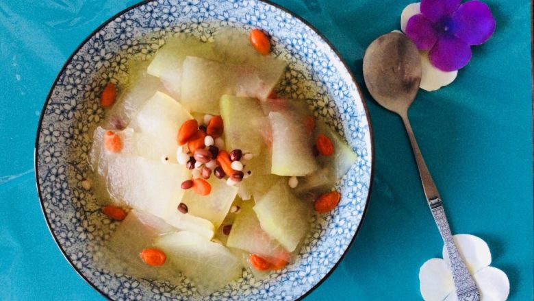 瘦身红豆薏米冬瓜汤,简单快手的夏季祛湿汤就做好了。