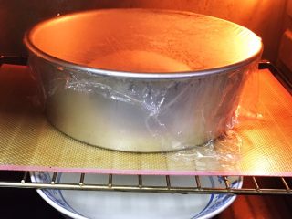 麦香红枣芝麻包,烤箱发酵档，底部放一碗热水，发酵60分钟。