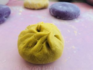 紫薯南瓜🎃芝士饼,像包包子一样包圆然后压扁