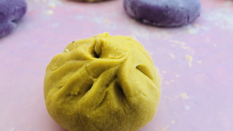 紫薯南瓜🎃芝士饼,像包包子一样包圆然后压扁