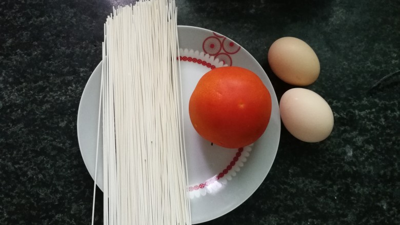 西红柿鸡蛋面,准备材料