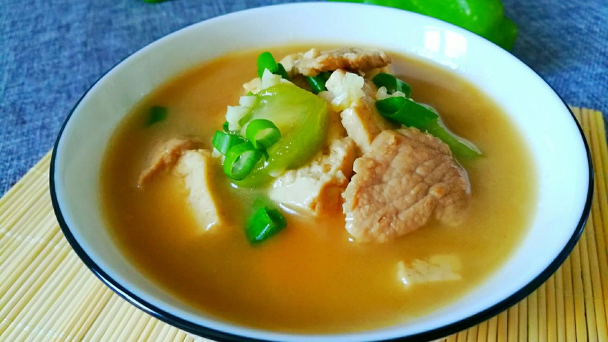 丝瓜豆腐瘦肉汤