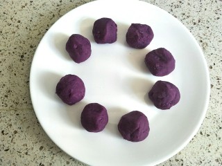 紫薯仙豆糕,分成20克一个