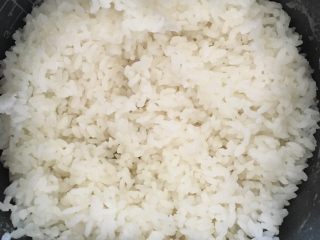 芝士焗饭,准备好熟米饭