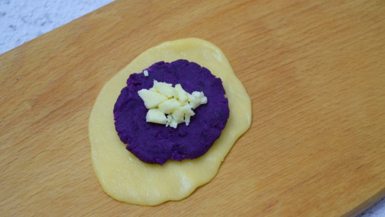 紫薯仙豆糕,放入马苏里拉奶酪