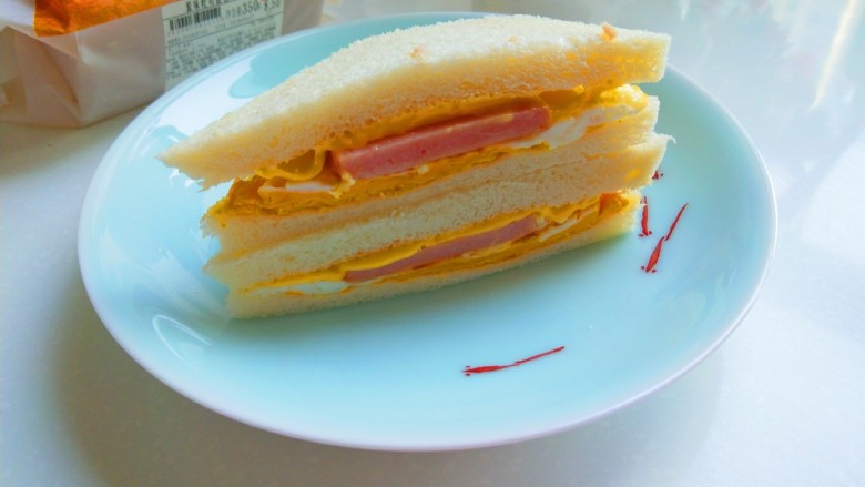 自制午餐肉三明治,成品图