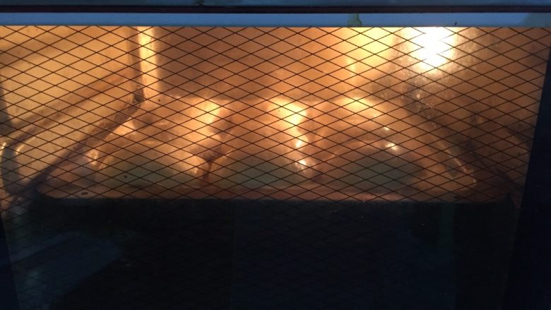 小熊面包,上下火190度， 25分钟，(根据每家烤箱的温度脾气来调整)