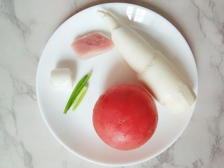 #宝宝辅食#番茄肉沫茭白,备好食材