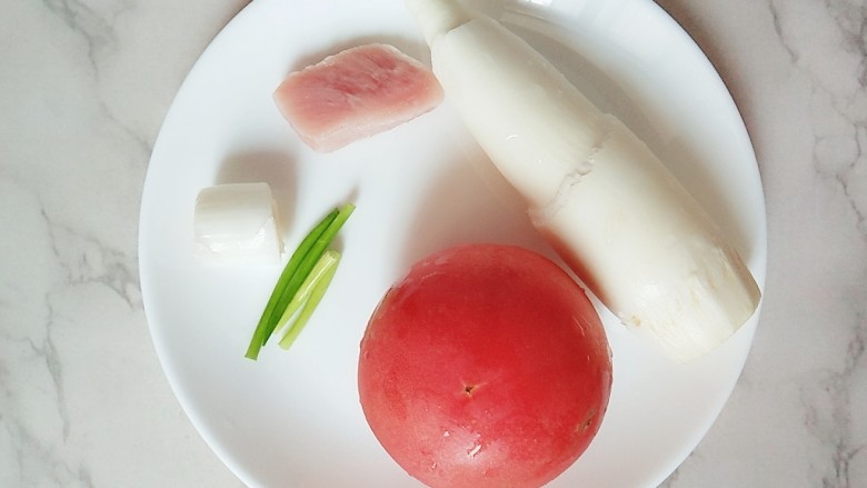 #宝宝辅食#番茄肉沫茭白,备好食材