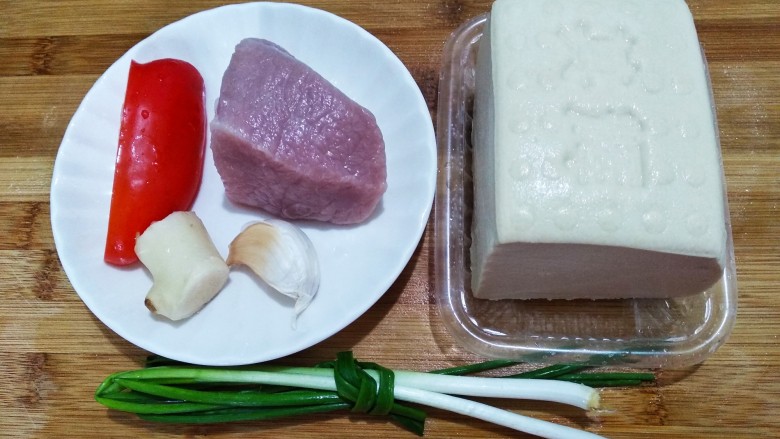 肉末豆腐,食材如上图