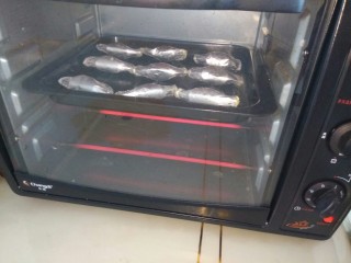 快手香蕉酥,中层，上下火，烤箱250℃，烤15分钟