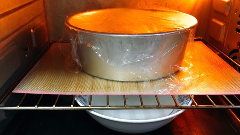 原味吐司,烤箱发酵档，底部放一碗热水，发酵60分钟。