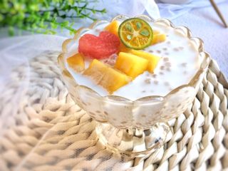 蜂蜜椰汁芒果西米露,夏日的清凉小甜品。