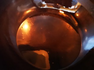 甜甜圈,锅中倒入500毫升植物油烧至五成热