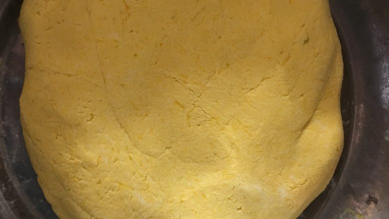 南瓜糯米饼（超简单）,活成不粘手的面团