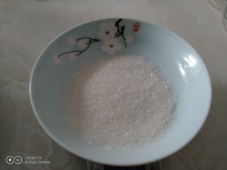 儿时小零食~江米球,白糖准备好。