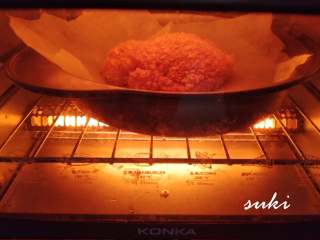 芝心爆浆鸡扒,放入烤箱，温度：180度，时间：20分钟