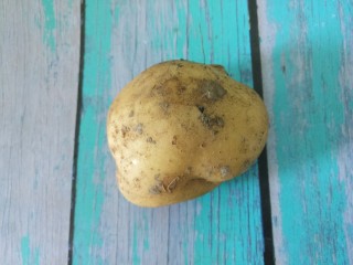 香喷喷的排骨焖饭,一个土豆