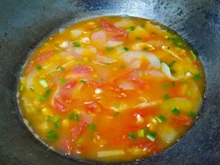番茄黄瓜肉片汤,搅拌均匀即可