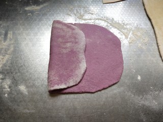 全麦紫薯双色馒头,紫薯部分同样做法