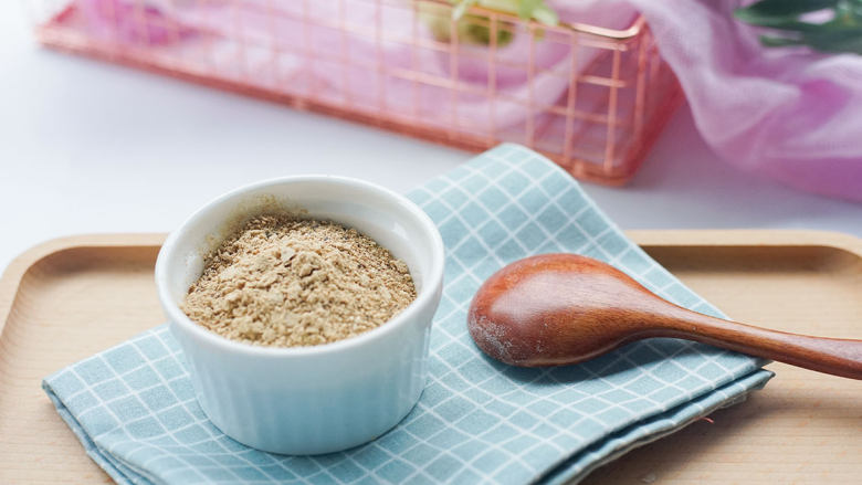 天然调味料—香菇粉,同样方法可以做银鱼粉