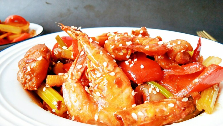 麻辣鲜香~素食干锅虾,素食干锅虾制作完成，喜欢么？收藏点赞评论吧！