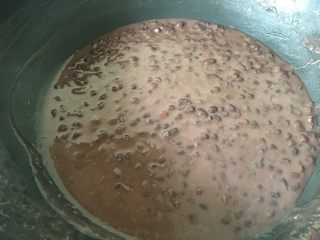 红豆沙雪糕,凉拌均匀后就是红豆沙雪糕糊，放凉备用。